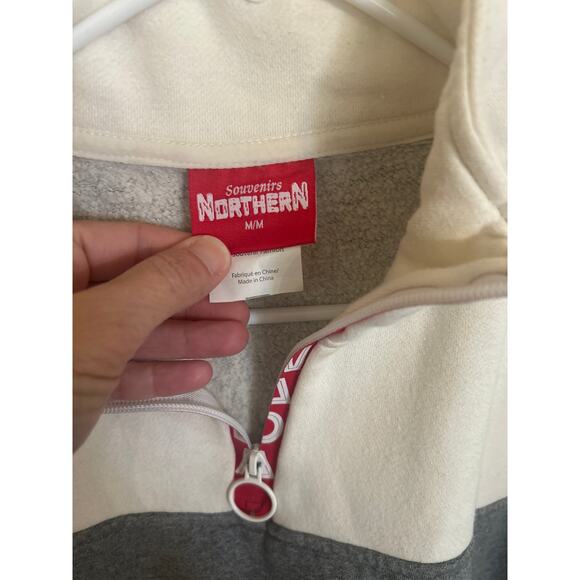 Northern Souvenir Canada Gray & Cream‎ 1/4 Zip Pullover Sweatshirt Size Medium - Picture 4 of 4
